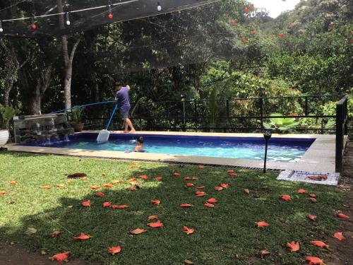 Mt Apo View Creekside Whole house with Pool by Creek Cowboys Cottage