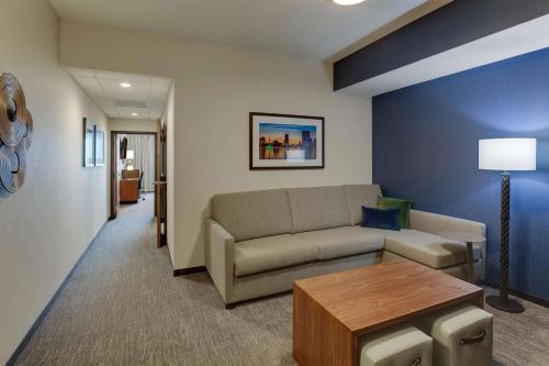 504552132 Drury Plaza Hotel Orlando - Disney Springs Area