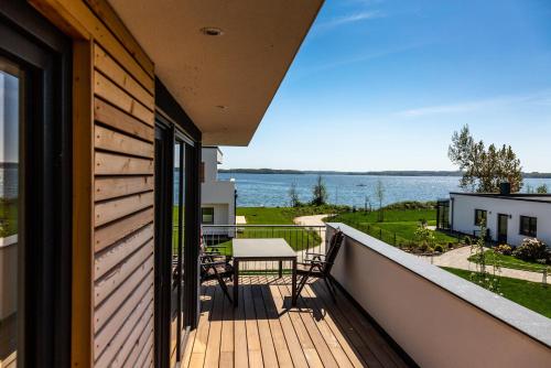 Hangar 19 Luxusapartment mit Sauna, Kamin und Seeblick H4W3 in Schwerin, Deutschland