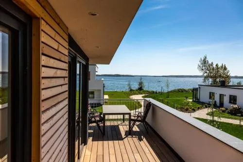 Hangar 19 Luxusapartment mit Sauna, Kamin und Seeblick H4W3 in Schwerin, Deutschland