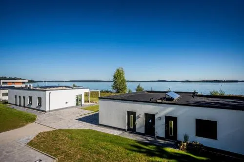Hangar 19 Superior Apartment mit Balkon und Seeblick H7W3 in Schwerin, Deutschland