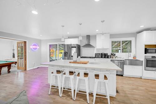 Kitchen, An Oasis 15 min from Uptown Manhattan NYC! in Englewood (NJ)