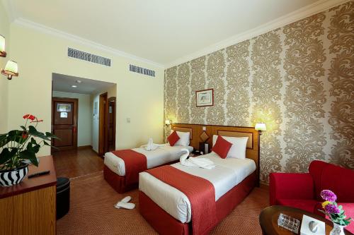 Jonrad Hotel - image 2
