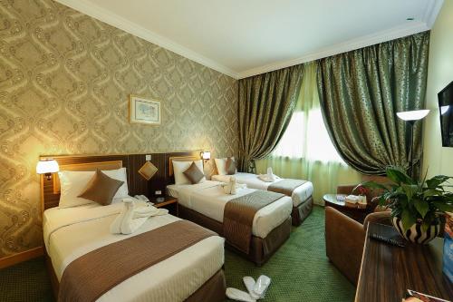 Jonrad Hotel - image 3