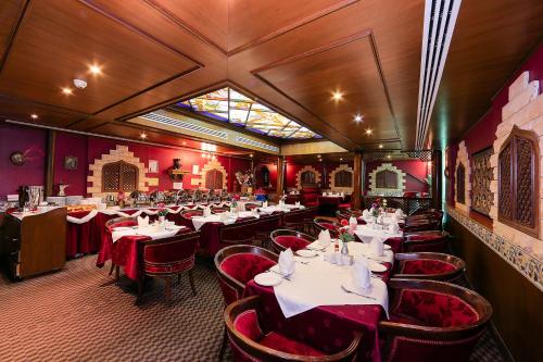 Jonrad Hotel - image 13