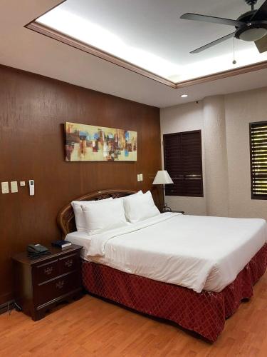 Executive Suite image 10