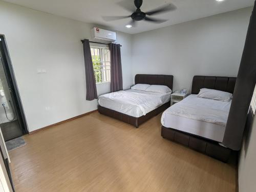 Villa with Titiwangsa Hill View in Kuala Kubu Bharu