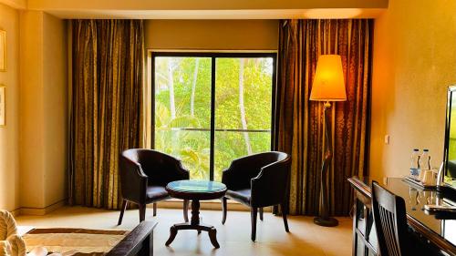 Deluxe Room image 2