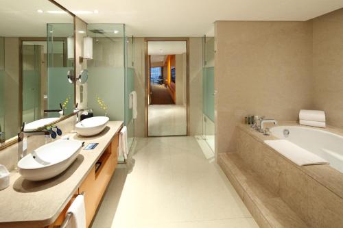 room detail thumbnail 2