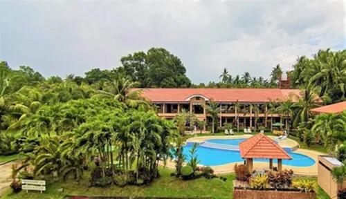 Buitenkant, Sierra Resort powered by Cocotel in Dumaguete