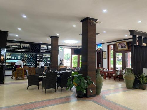 SUBINH HOTEL AND RESTAURANT