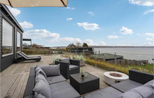  Stunning Home In Brkop With House Sea View, Pension in Børkop