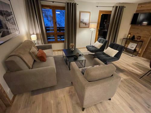 Spacious ski-in ski-out apartment 4-6 pax, 161 Sources de Marie Arc 1950