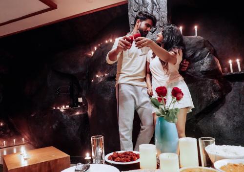 Eten en drinken, Niyatma Wayanad Premium Resort by VOYE HOMES in Muttil