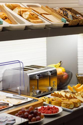 Prince Albert Montmartre - image 12