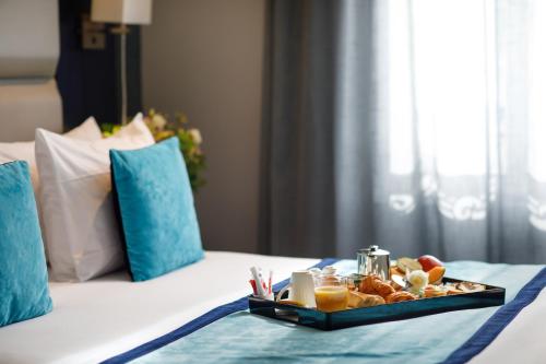 Prince Albert Montmartre - main image