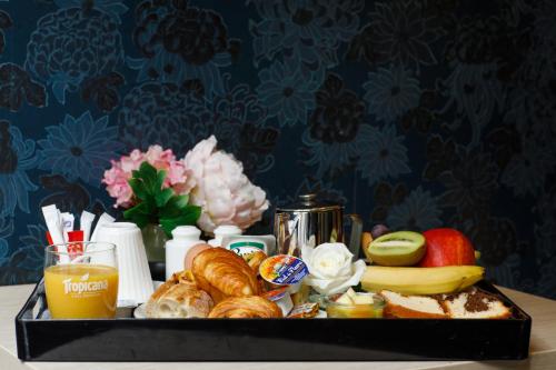 Prince Albert Montmartre - image 6