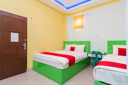 B&B Medan - RedDoorz Syariah At Dinda Residence - Bed and Breakfast Medan