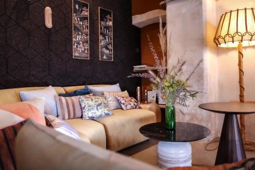 Le petit hotel – St. Rémy - de - Provence, NY