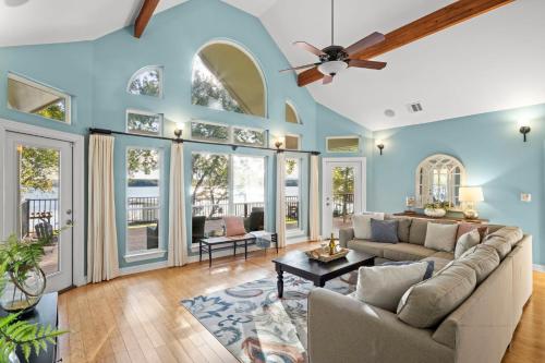 New Listing - Promo Price Waterfront Huge Yard in คิงส์แลนด์ (TX)