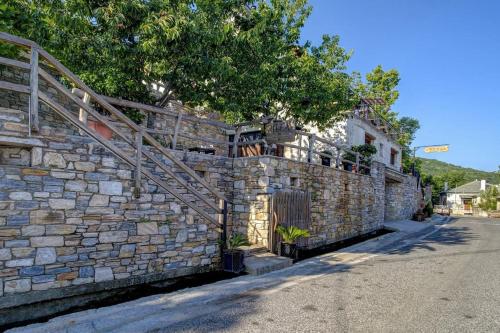 Pileas Pinakates-Milies-Vizitsa in Pinakates