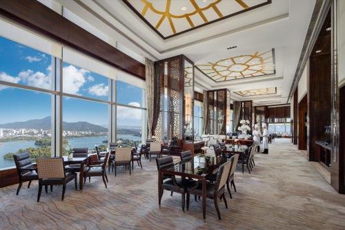 Suite, ejecutiva, vistas al lago