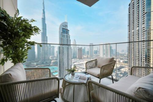 Burj Roayle-Magical Burj & Fountain Sky Views 3+1 BR APT, Dubai