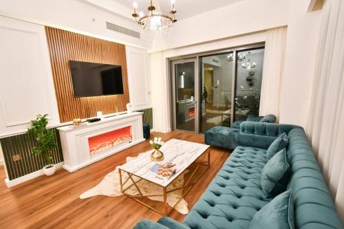 Burj Roayle-Magical Burj & Fountain Sky Views 3+1 BR APT, Dubai (foto 3)