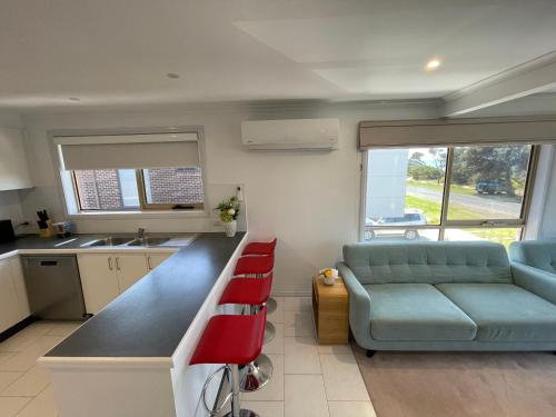 virtuve, The Waterfront - The beach at your doorstep in St Leonards