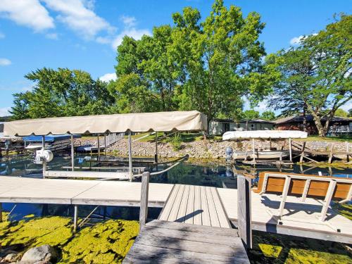 Iekārtas, The Canal Cottage off West Lake Okoboji in West Okoboji (IA)