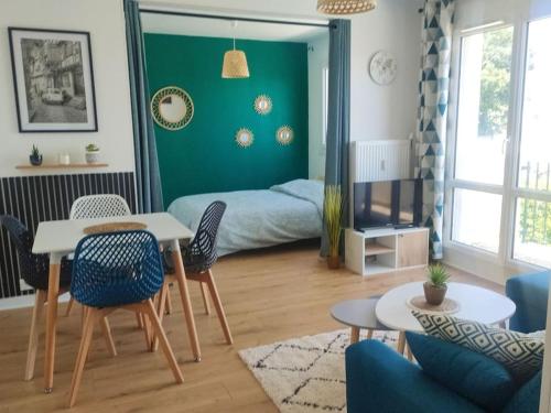 Appartement Spacieux & Parking - Location saisonnière - Caen