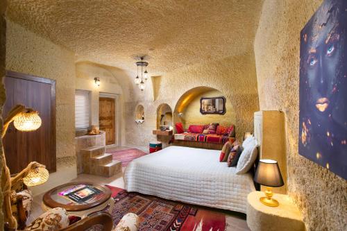 Elpida Cave Hotel