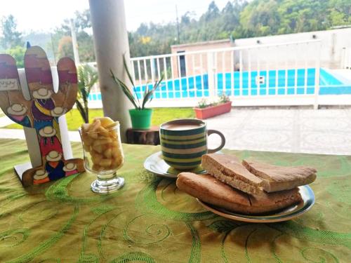 Food and beverages, EL ESTABLO - Casa de Campo Vacacional con pileta privada - Jujuy in Los Alisos