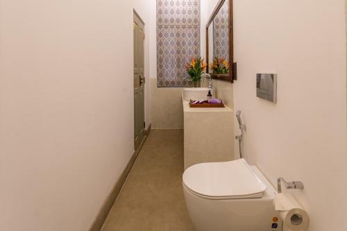 Queen Room image 2