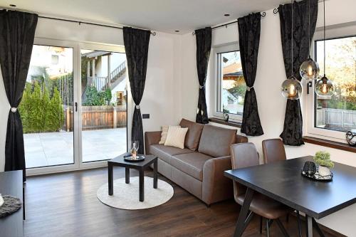 ระเบียง/ชานเรือน, Appartement Edelschwarz in มูลทัล