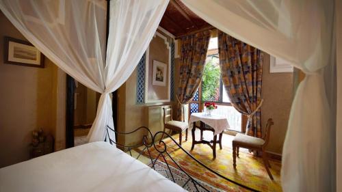 Superior Double Room image 10