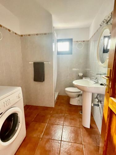 Bilik Mandi, Apartamento Guanapay by Vulcano Homes in Teguise