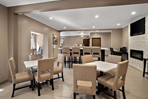 อาหารและเครื่องดื่ม, คอมฟอร์ต อินน์ เลซีย์ โอลิมเปีย (Comfort Inn Lacey - Olympia) in ลาเซย์ (WA)