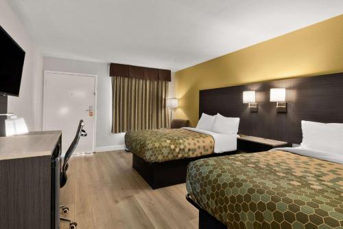 Econo Lodge White Pine - image 2