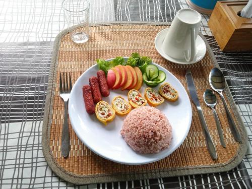 Sarah's Garden BnB & Spa in คลาริน