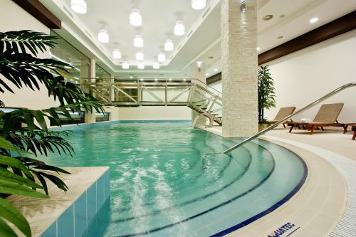 Earth & People Hotel & SPA - Free Parking & Swimming Pool, Sofía