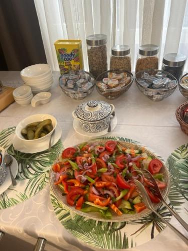 Hotel Pacific - image 2