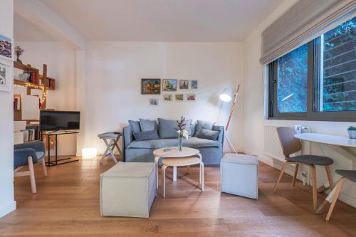 Spitaki-Kolonaki, an exquisite spacious studio, Atene