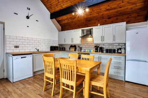 Kitchen, Finest Retreats - Woodstock Lodge in Bishop Middleham