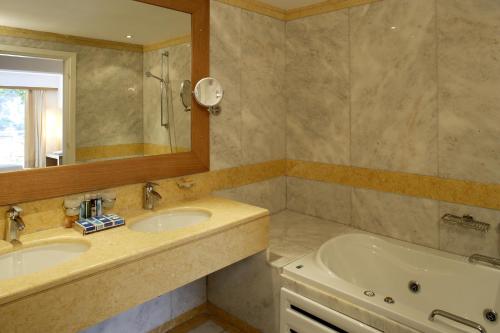 Double or twin room, superior, sea view