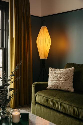 504697682 Hotel Emeline