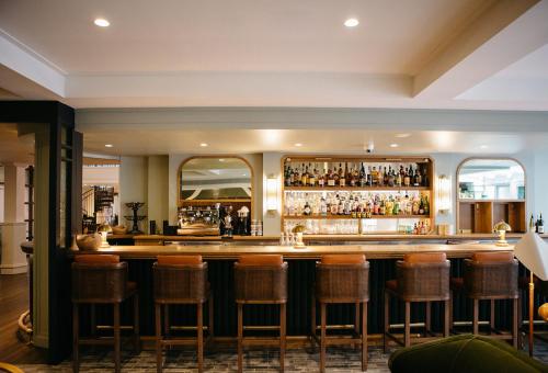 504700341 Hotel Emeline