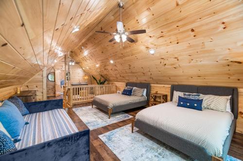 Brand New Luxury Cabin-Private Appalachian Retreat in Gatlinburg, USA