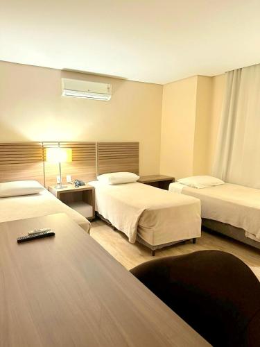3 twin beds
