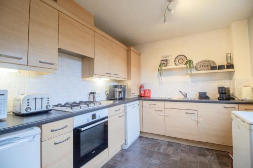 Garden View Nook-2 bed apartment in แฮมิลตัน